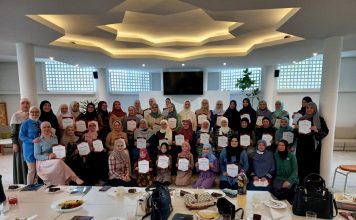 Dodjelom diploma završen online kurs učenja sure Er-Rahman