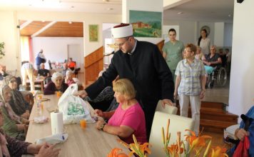 Bajramska radost podijeljena sa korisnicima domova za stara lica u Zenici