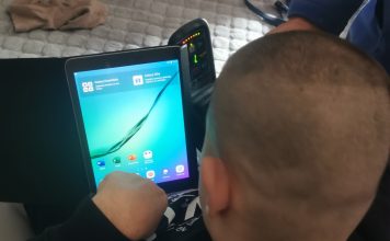 Ahmedu Selimoviću uručena električna kolica i tablet