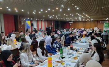 Iftar u Zenici okupio 300 mladih iz Mreže mladih i Kursa islama